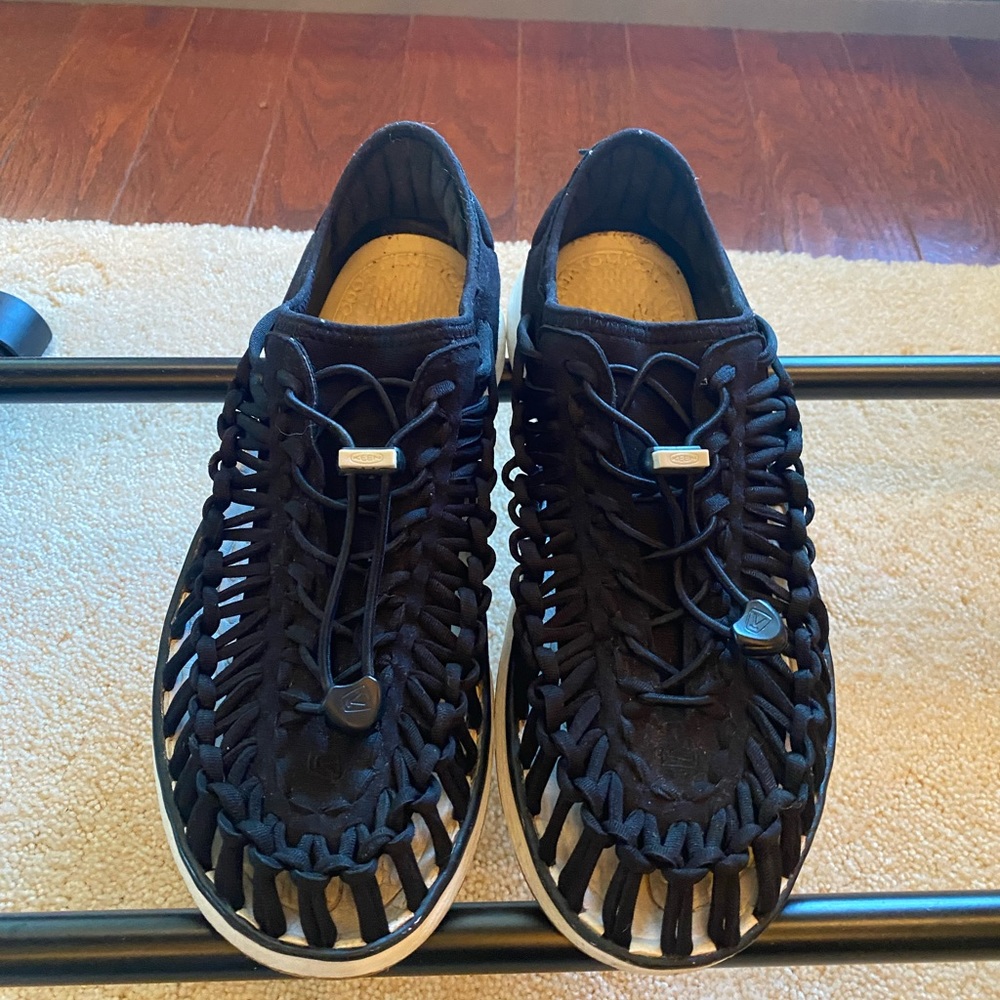 Black Woven Lace-Up Women's Shoes